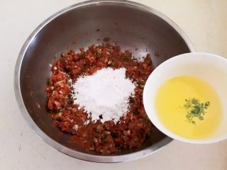 15、温州瘦肉丸,加入鸡蛋清