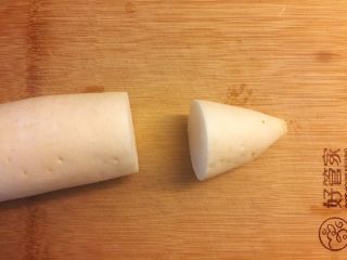 4、感冒发烧有它不愁—香菜萝卜姜糖水,萝卜切一小段。