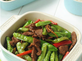 13、豌豆烧牛肉,翻炒均匀即可出锅