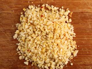 9、中式点心红糖夹心馒头,腰果碎