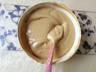 18、#甜味#红枣戚风蛋糕,同样的要用切拌的方法，拌好的面糊如图。