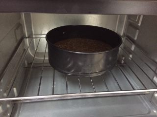 13、红枣糕,烤箱预热160度，中层，上下火，25分钟