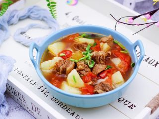 17、番茄牛肉炖土豆,老公多吃了两碗米饭。