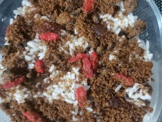 10、红枣糯米饭,在来一层红糖