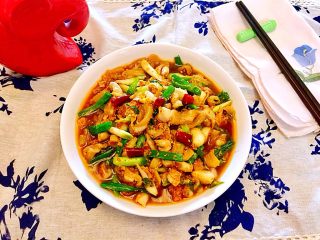 22、酸辣软糯无敌下饭➕泡椒蒜苗烧鱼泡,成品