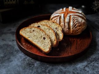 17、蔓越梅花生黑麦软欧包,成品图