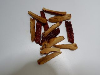 10、黑芝麻发糕,红枣洗净，切成细条