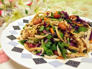 13、手撕鸡胸肉,搅拌均匀入味，大功告成