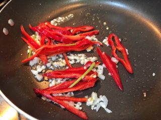 22、超满足便当（7）,加入红椒丝