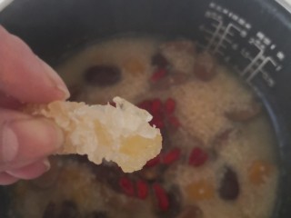 15、红枣南瓜粥,冰糖