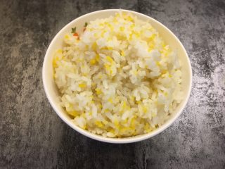 10、凤尾虾饭团,米饭提前煮熟