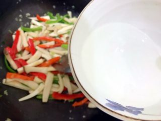 18、唐三彩（家常蚝油彩椒杏鲍菇）,加少许热开水