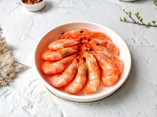 16、白灼大虾,自己在家做是非常简单的一道菜。美味下酒菜必备款！