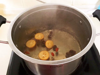 12、桂圆炖蛋,小火慢烧15分钟