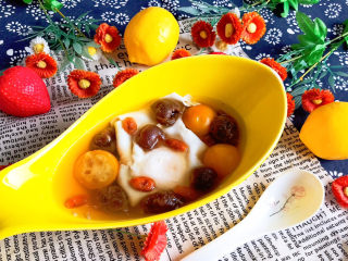 16、桂圆炖蛋,这是一道营养美味的药膳甜品，可以做早餐或宵夜，非常独特~