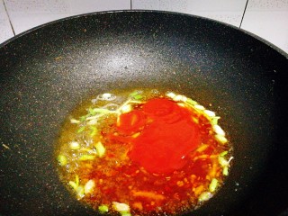 11、糖醋菜+糖醋红鲫鱼,加入甜辣酱，番茄酱，两个比例自行控制