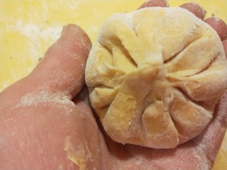 19、红枣红糖馒头,包成包子。