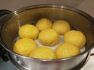 23、红枣红糖馒头,关火3分钟打开。