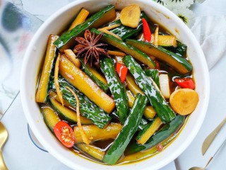 15、低脂零卡的秘制腌黄瓜,成品。