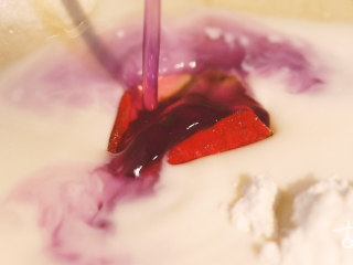 7、【百花糕】花朝节将至，做一份武帝最爱的甜点解馋,再加入绵白糖、粘米粉、鲜花汁；