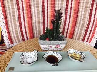 4、滋阴益气止汗，黄芪石斛番鸭煲,备好盐、料酒酱油、姜蒜