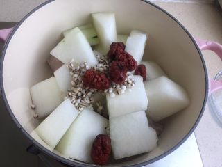 11、冬瓜薏米排骨汤,红枣