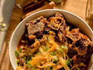 21、羊蝎子红汤面,好吃的不要不要的