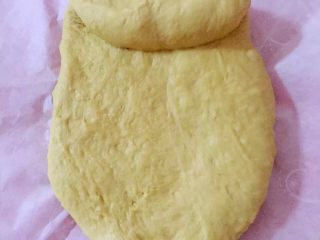 7、无油版红糖版面包,卷起