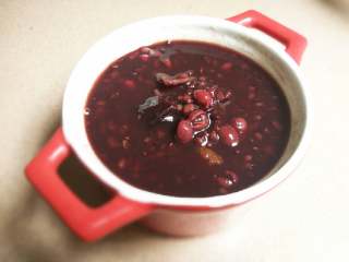 5、养颜黑米粥#健康美颜餐#,慢慢享用