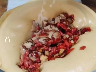 8、红枣枸杞蛋糕,加入红枣枸杞