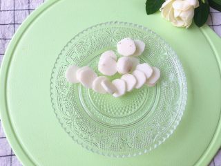3、苹果山药泥,切片备用