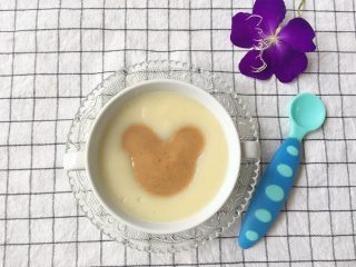 9、苹果山药泥,红枣花生芝麻酱装饰即可