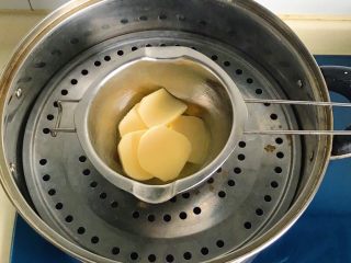 7、奶油红薯蛋糕条,黄油隔水融化