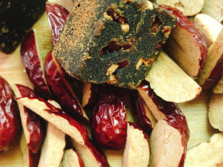 9、红糖红枣馒头,红枣去核