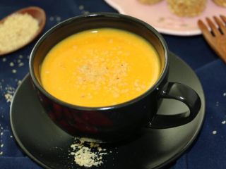 12、低脂健康小麦胚芽南瓜奶热饮,然后装被在表面撒点小麦胚芽，美味开始