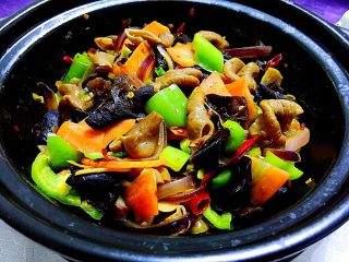 34、来点重口味+麻辣干锅肥肠,成品