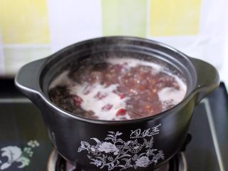 9、杂粮粥,大火继续煮沸后