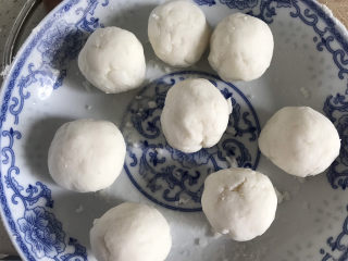 6、山药红枣糕,分成大概20克一个剂子