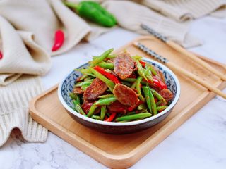 16、香肠辣爆芸豆丝,成品一