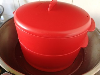 13、红枣馒头,水开，中火蒸15分钟。