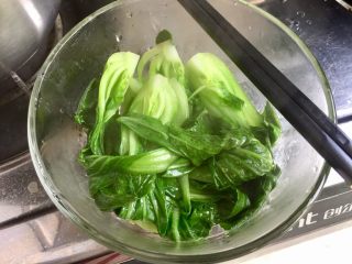 11、来一碗冬日暖食➕香菇小棠菜鸡汤面,捞出小棠菜