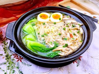25、来一碗冬日暖食➕香菇小棠菜鸡汤面,成品