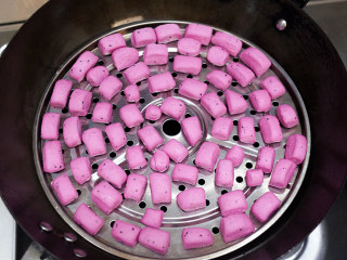 14、补铁辅食隐形肉泥彩色迷你馒头,要是不知道怎么叫2倍大那就先拍照，对比发酵后的状态即可。千万不要发过头，迷你馒头发酵很快的