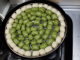 19、补铁辅食隐形肉泥彩色迷你馒头,笼屉一定要抹油或者用硅胶垫防粘哦