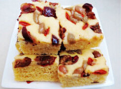 5、玉米蒸糕,凉水上蒸锅，大火蒸30分钟