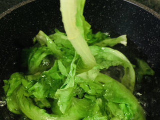 10、蒜蓉生菜,夹起