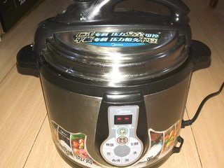 17、冰糖雪梨莲子羹,继续煮10分钟即可