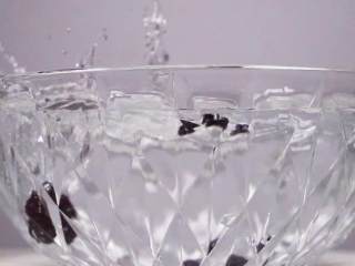 1、山药小米黑枣粥—健康美味有益处,伴你活力一整天,黑枣洗净，浸泡30分钟。