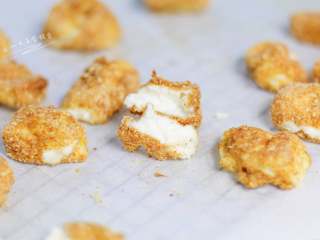 7、炸牛奶,热的好吃，冷的我觉得也很好吃，冷下来了奶冻不会融化的放心吧。