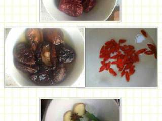 2、红枣枸杞乌鸡汤,准备材料，香菇用开水泡发，